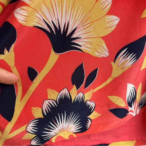 J. Crew silk floral sleeveless loose fit blouse size 12T excellent condition - Picture 12 of 12